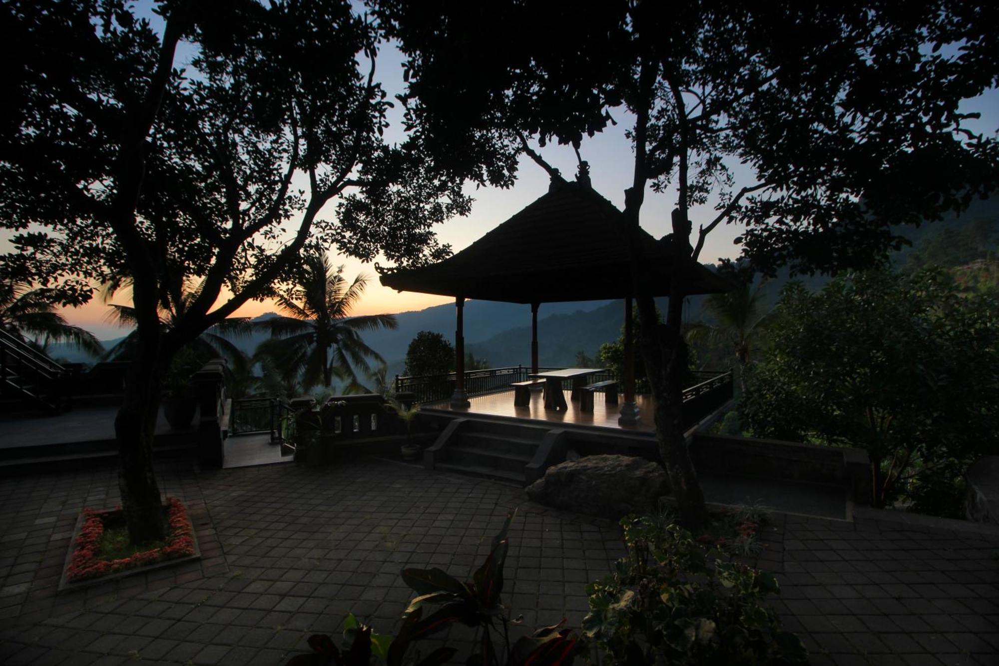 Rostika Hotel Sekumpul Buleleng  Exterior photo